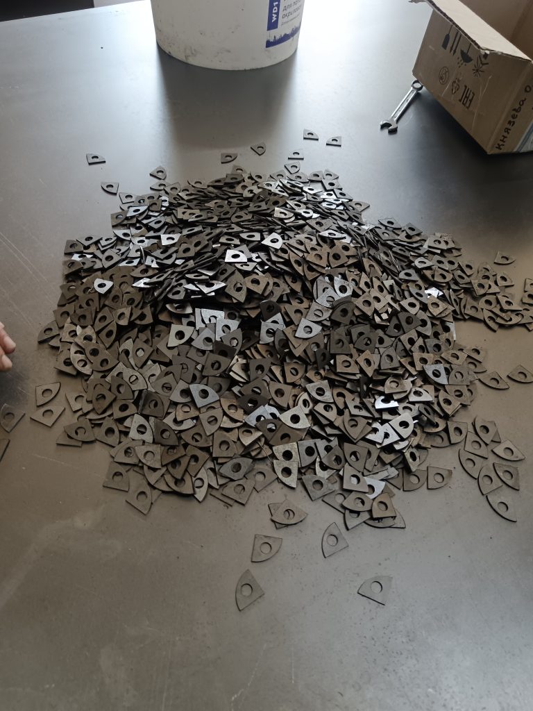 Подробнее о статье Лазерная резка металла до 16 мм в Смоленске: точность до 0,1 мм